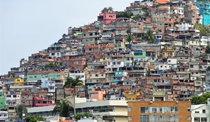 La pobreza cayó 4